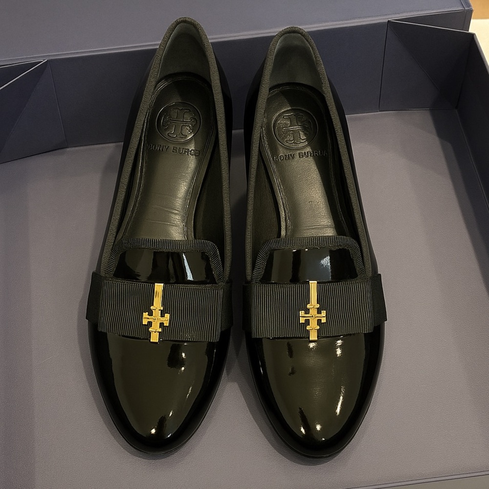 Tory Burch Black Patent Leather Loafer Flats with Gold Logo, Size 6.5, Like New